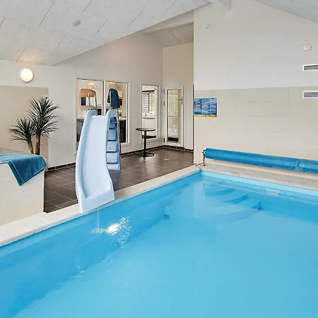 5 Star In Holiday home *